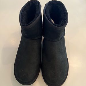 Men’s Ugg Boots - NWT- 11